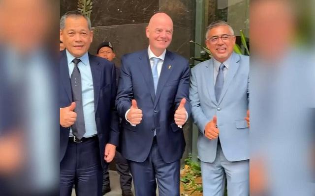 Rò rỉ ảnh người bị FAM đình chỉ chụp cùng Chủ tịch FIFA: 'CĐV Malaysia sốc!'- Ảnh 2.