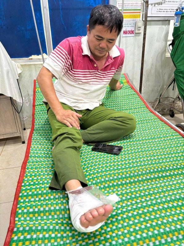 Quảng Ngãi: 4 tàu cá đứt neo trôi dạt ra biển- Ảnh 2.