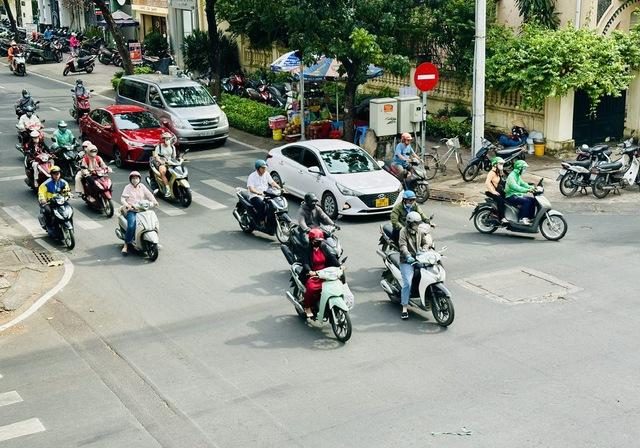 Người Sài Gòn tiếp tục ‘hưởng’ không khí lạnh
- Ảnh 1.