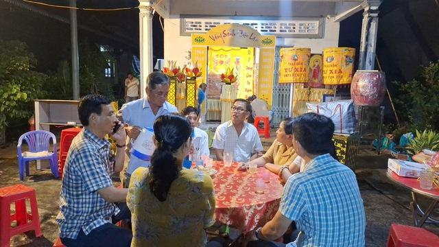 Cà Mau: Hai cha con tử vong dưới vuông tôm, nghi bị điện giật - Ảnh 2.