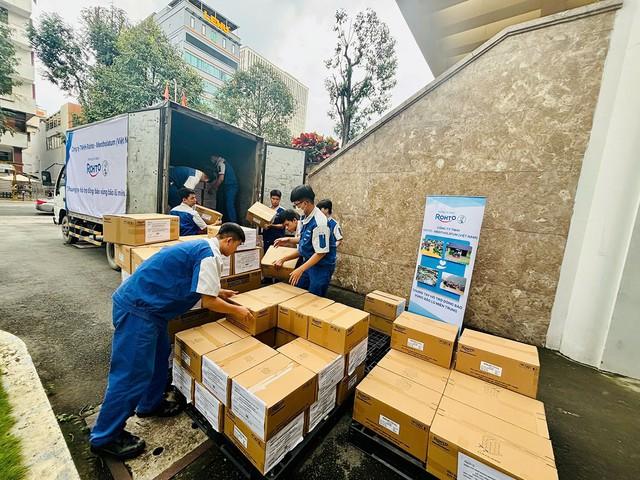 Rohto-Mentholatum VN tiếp tục đồng hành cùng đồng bào khắc phục hậu quả bão lụt năm 2025- Ảnh 1.