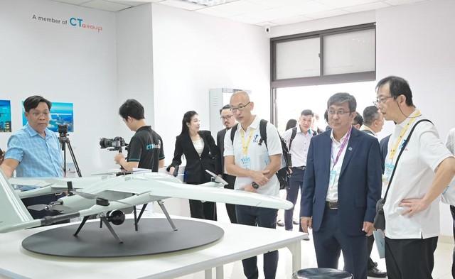 Món quà 20.11 của CT Group: Lab UAV dẫn dắt robot nông nghiệp tặng ĐH Cần Thơ- Ảnh 1.