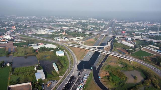Đô thị Vành đai - Cao tốc: Dịch chuyển chiến lược đầu tư của các ‘ông lớn’- Ảnh 1.