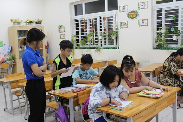Giáo dục và trái tim: Điều máy móc không thể thay thế trong lớp học hiện đại - Ảnh 1.