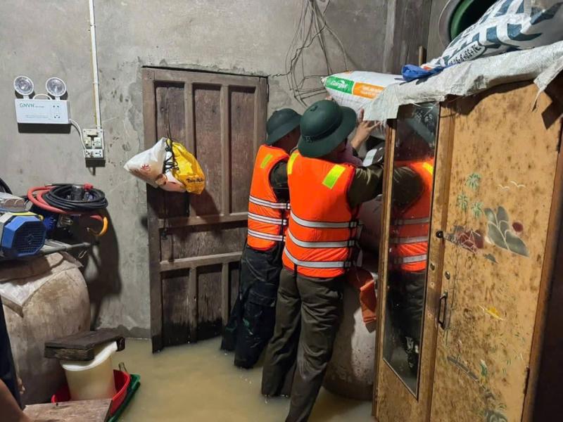 Đà Nẵng: Quân đội họp khẩn sẵn sàng ứng phó khi 'bão chồng lũ'- Ảnh 3.