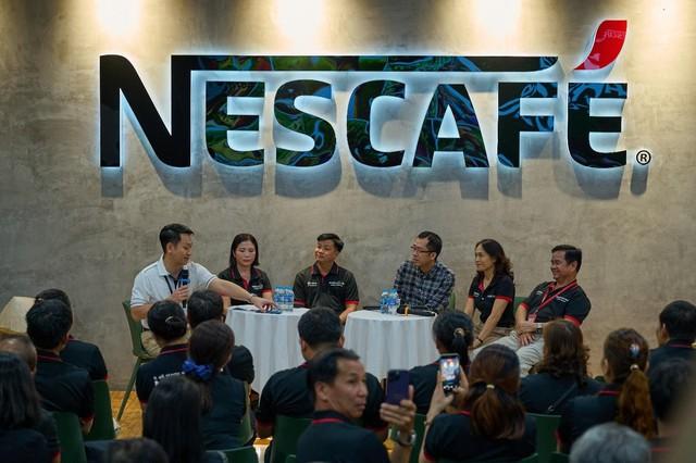
Nestlé Việt Nam tôn vinh nông dân canh tác cà phê bền vững
- Ảnh 2.