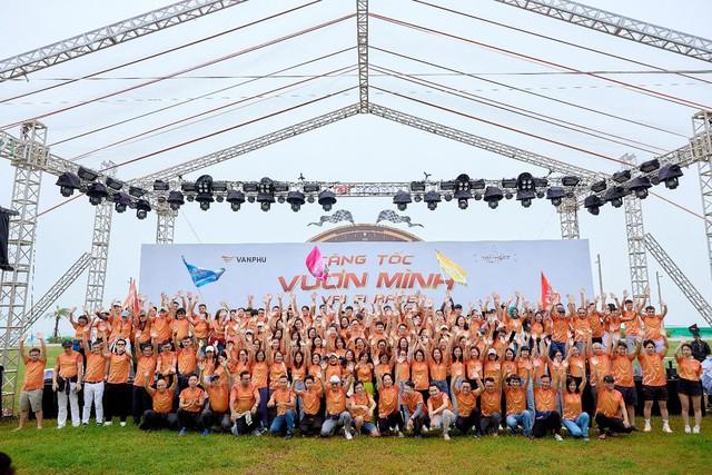 Văn Phú được vinh danh Top 100 nơi làm việc tốt nhất Việt Nam 2025 - Ảnh 2.
