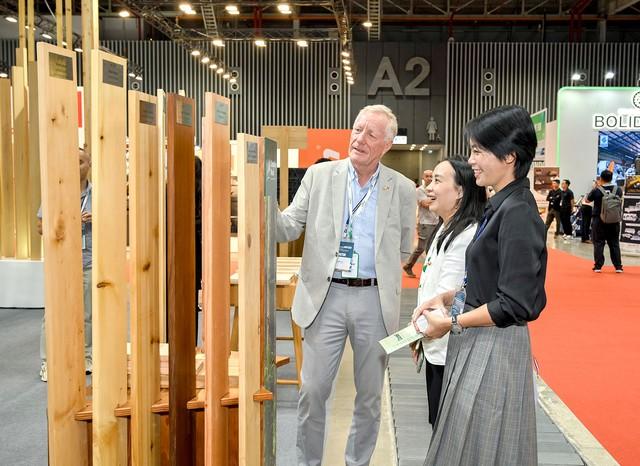 Canadian Wood Việt Nam giới thiệu giải pháp gỗ mềm bền vững tại triển lãm Vietnamwood 2025
- Ảnh 2.
