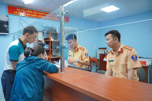 Giấy phép lái xe mới: Tăng bảo mật, chống làm giả - Ảnh 2.