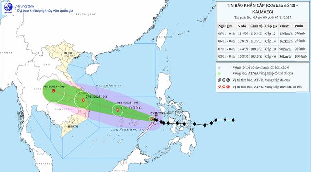 Sáng nay bão Kalmaegi vào Biển Đông, mạnh cấp 13 hướng về Gia Lai - Ảnh 1.