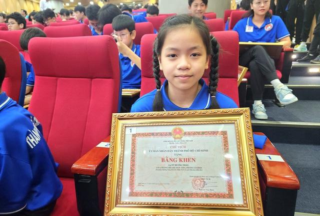 Thần tượng 'nàng tiên cá' Ánh Viên, nữ sinh liên tiếp giành huy chương vàng bơi lội- Ảnh 1.