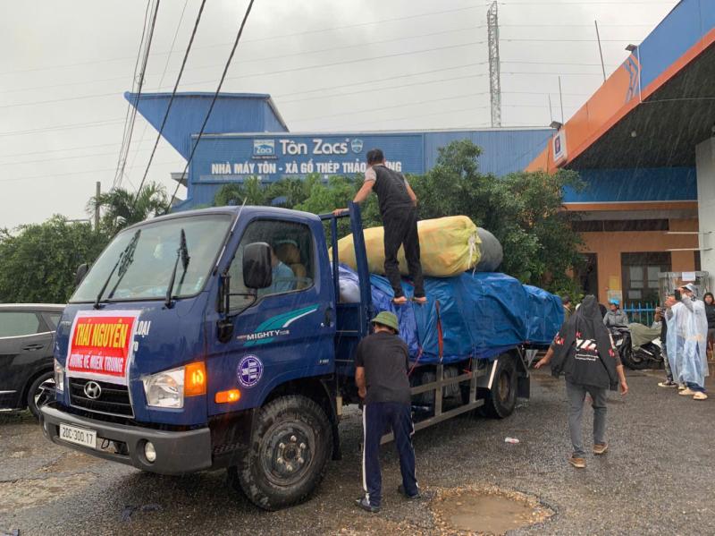 Chuyến xe cứu trợ vừa lao vào tâm lũ Đắk Lắk: Kinh nghiệm cho đoàn đến sau - Ảnh 2.
