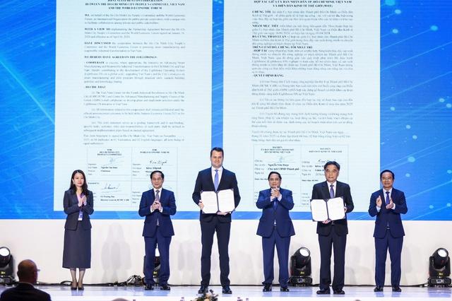 TP.HCM và WEF ra Tuyên bố thúc đẩy sản xuất thông minh cho tương lai Việt Nam- Ảnh 1.