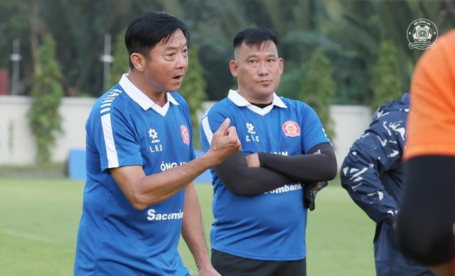 Lịch thi đấu V-League ngày 1.11: HLV Lê Huỳnh Đức đấu trí ‘hiện tượng’ Chu Đình Nghiêm, cực hay- Ảnh 1.