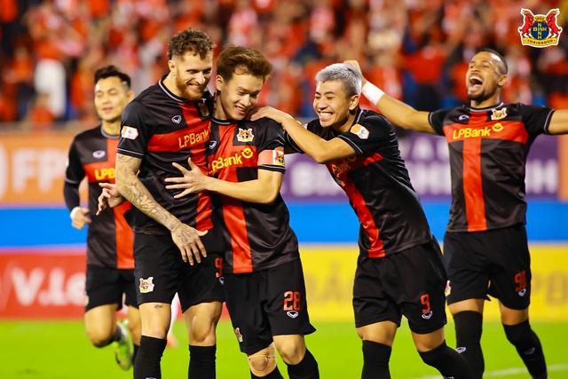 Bảng xếp hạng V-League mới nhất: Ninh Bình 'bay cao' trên đỉnh, HAGL áp chót đáy- Ảnh 1.