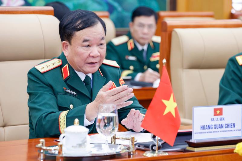 Việt Nam - Ấn Độ tăng cường hợp tác công nghiệp quốc phòng - Ảnh 1.