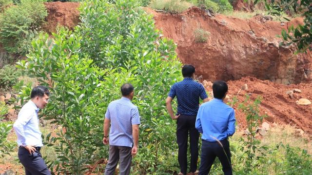 Vụ khai thác khoáng sản trái phép tại xã Bom Bo: Nằm trong đất lâm phần - Ảnh 6.