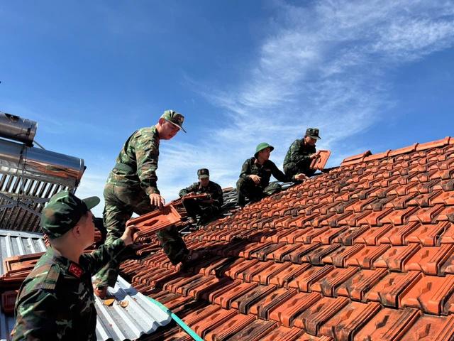 Bão Kalmaegi ảnh hưởng nặng Quảng Ngãi, tập trung khắc phục ổn định đời sống- Ảnh 3.