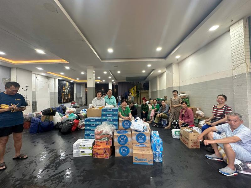 Ngập lụt Khánh Hòa, Đắk Lắk: Ấm áp nhà mới mua để người dưng tránh lũ- Ảnh 4.