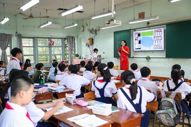 Áp lực nghề giáo: Khám phá ma trận cảm xúc trong giáo dục hiện đại - Ảnh 1.