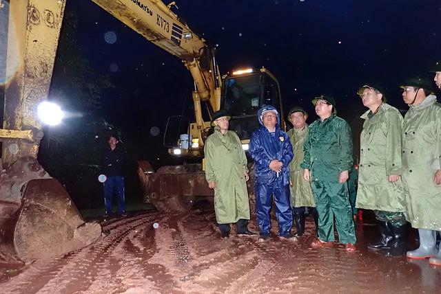 Dù có thông tuyến, cũng chưa nên cho qua lại đèo Khánh Lê  - Ảnh 1.