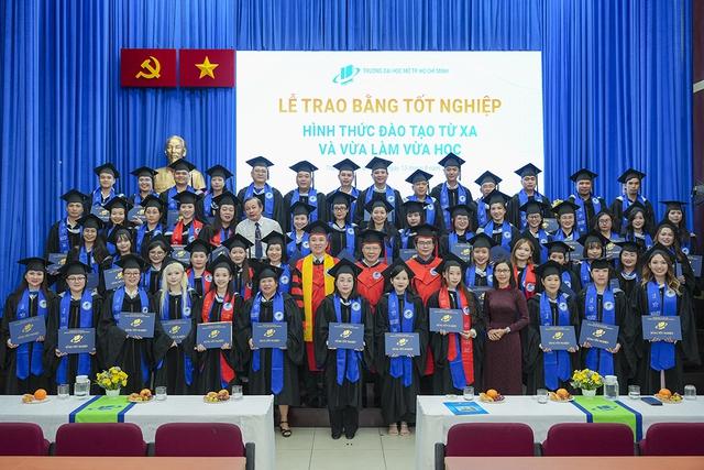 Trường ĐH Mở TP . HCM tiên phong trong giáo dục Mở và đào tạo từ xa - Ảnh 3.