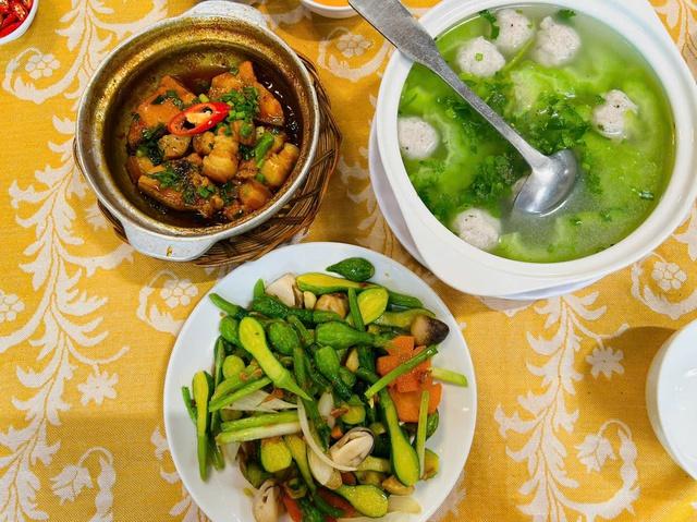 Alo bác sĩ nghe: Ăn tối sau 20 giờ có gây tăng cân, rối loạn tiêu hóa? - Ảnh 1.