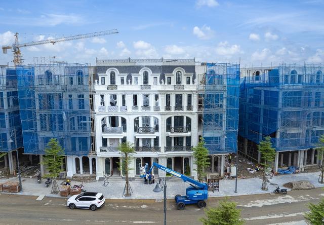 Dự án hàng hiệu phía tây Thủ đô của Sunshine Group chuẩn bị bàn giao   - Ảnh 1.