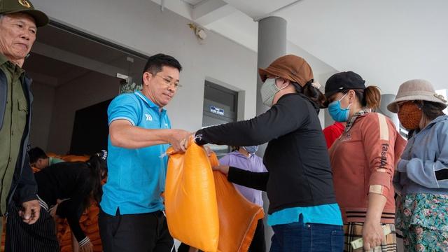 Quỹ Khởi sự từ tâm hỗ trợ 3 cháu nhỏ mất cha trong đợt lũ lịch sử- Ảnh 2.