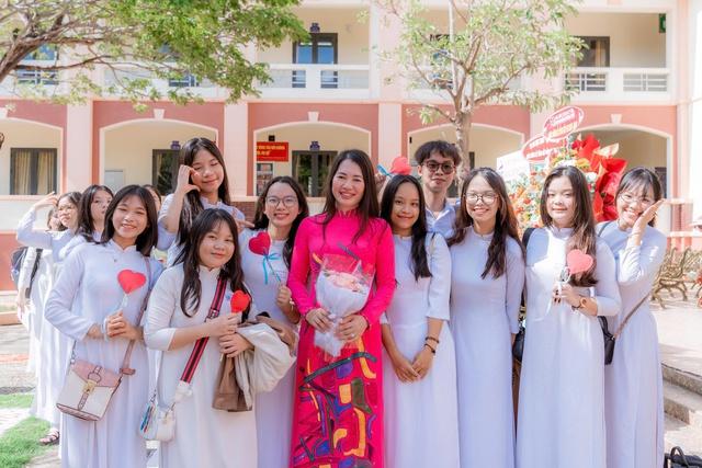 Trái tim người thầy thời công nghệ- Ảnh 1.