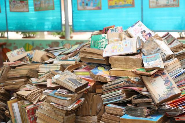 Báo Người Lao Động phát động chương trình Triệu tập vở cho học sinh vùng bị thiên tai- Ảnh 2.