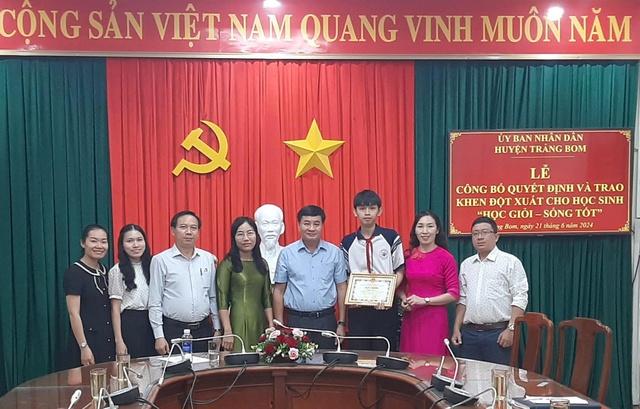 Nhân cách lớn từ những nghĩa cử nhỏ - Ảnh 3.