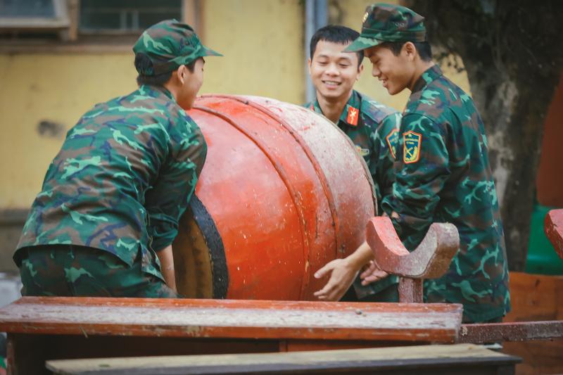 Sư đoàn 2 dốc sức cùng Gia Lai khắc phục hậu quả lũ lụt- Ảnh 6.