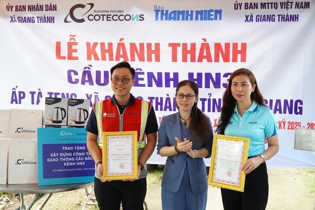 Báo Thanh Niên khánh thành cây cầu mơ ước tại vùng biên giới Giang Thành- Ảnh 11.