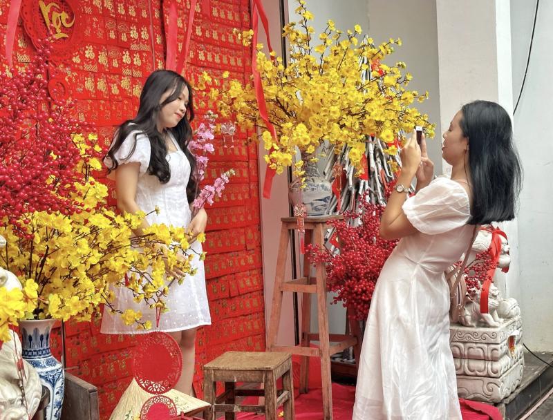 Lịch âm hôm nay 1.11.2025 là ngày gì? Bao lâu tới tết Dương lịch, tết Nguyên đán? - Ảnh 2.