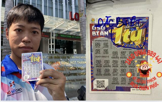 Một tài xế ở TP.HCM trúng 1 tỉ xổ số cào: Mang về một túi tiền mặt - Ảnh 1.