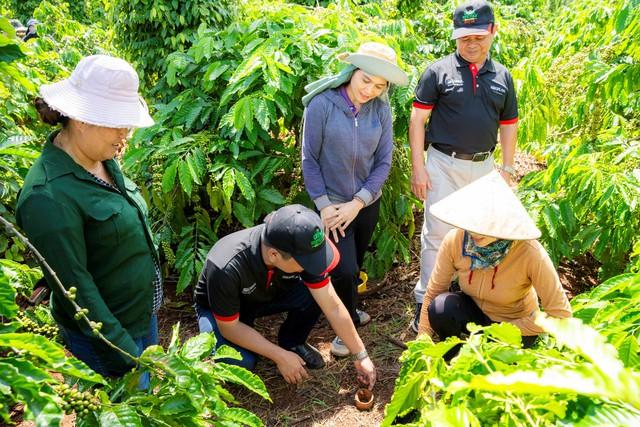 
Nestlé Việt Nam tôn vinh nông dân canh tác cà phê bền vững
- Ảnh 5.
