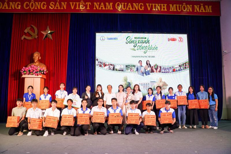 Sinh viên thực hành sống xanh sống khỏe, rộn ràng xách quà mang về - Ảnh 11.