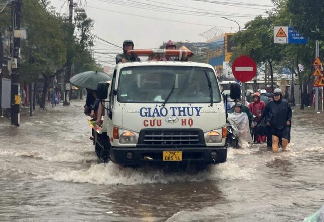 ngập lụt ở TP.Huế - Ảnh 7.