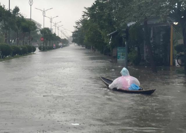 ngập lụt ở TP.Huế - Ảnh 10.