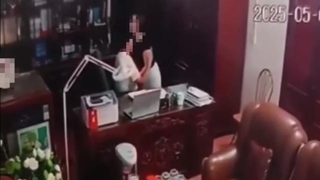 Cho thôi chức Chủ tịch hội đồng Trường THPT Tô Hiến Thành đối với ông Nguyễn Văn Đạt- Ảnh 1.