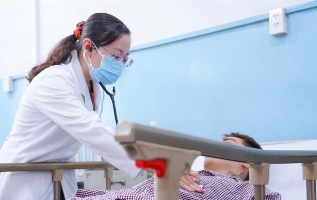 Vi khuẩn Salmonella nguyên nhân gây ngộ độc cho hơn 300 người ăn bánh mì - Ảnh 1.