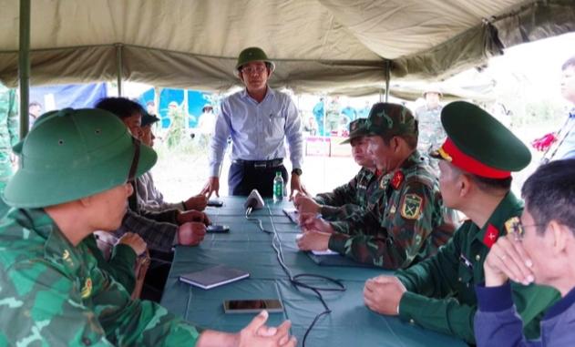 Sạt lở núi ở Đà Nẵng: Hiện trường nguy hiểm, chờ thời cơ tìm 3 người mất tích- Ảnh 3.