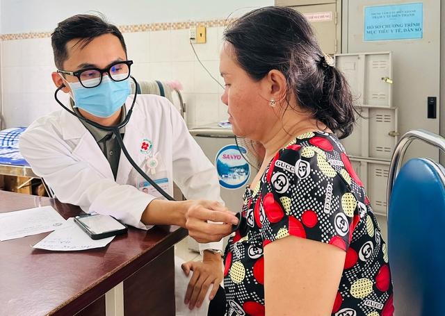 TP.HCM điều động hàng trăm y bác sĩ chi viện cho Khánh Hòa, Phú Yên - Ảnh 6.
