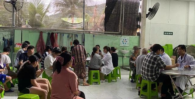 TP.HCM điều động hàng trăm y bác sĩ chi viện cho Khánh Hòa, Phú Yên - Ảnh 7.