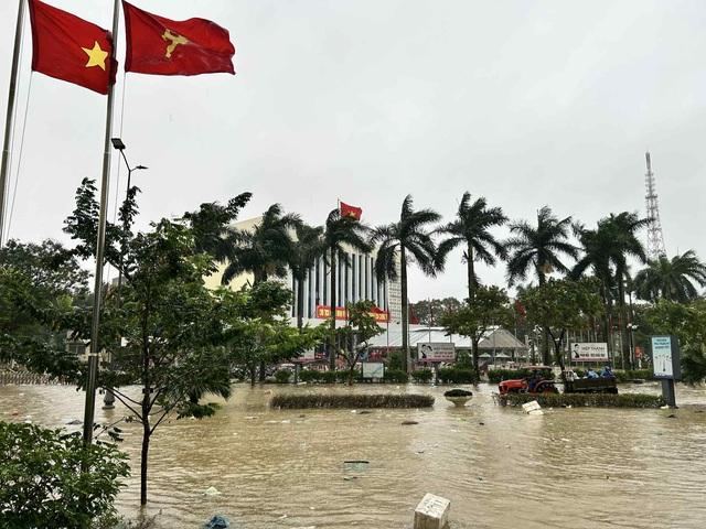 ngập lụt ở TP.Huế - Ảnh 1.