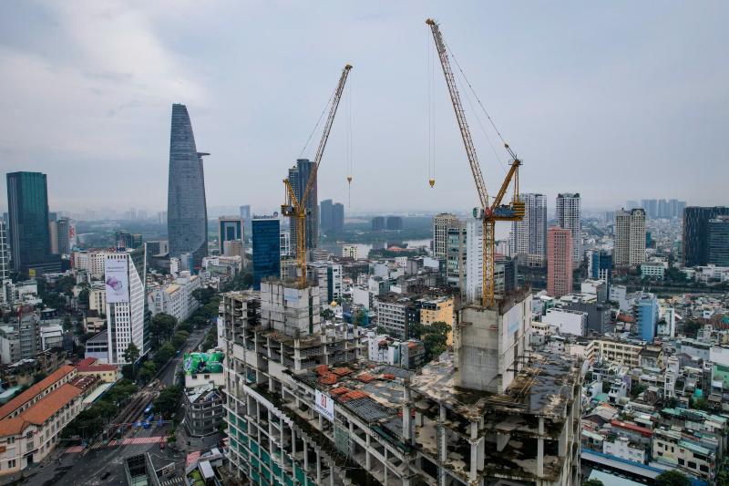 TP.HCM: Cần cẩu 'đứng gác' 3 năm dự án tứ giác Bến Thành, vì sao chưa tháo?- Ảnh 2.