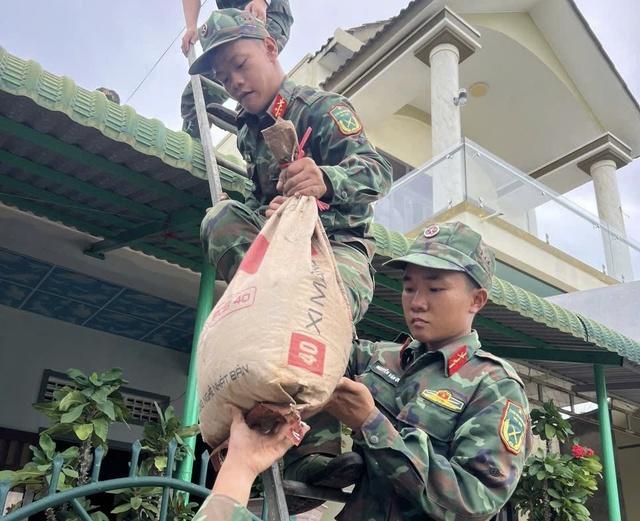 Bão số 13 Kalmaegi: Quảng Ngãi cấm tàu thuyền ra khơi từ tối nay - Ảnh 1.
