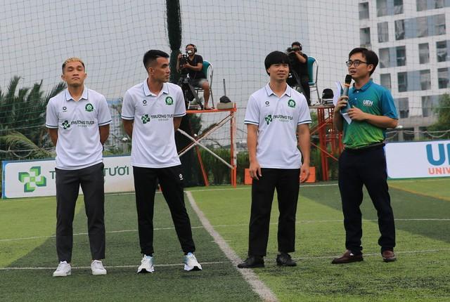 Công Phượng, Xuân Trường và Minh Vương lan tỏa cảm xúc mạnh mẽ ở giải sinh viên UEH- Ảnh 3.