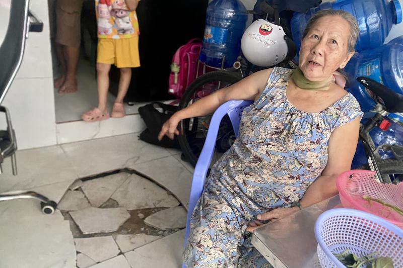 Phường lún nhanh nhất TP.HCM 'chìm' gần 1 mét: Nhiều nhà dân nứt tường, vỡ nền- Ảnh 1. Phường lún nhanh nhất TP.HCM 'chìm' gần 1 mét: Nhiều nhà dân nứt tường, vỡ nền- Ảnh 1.